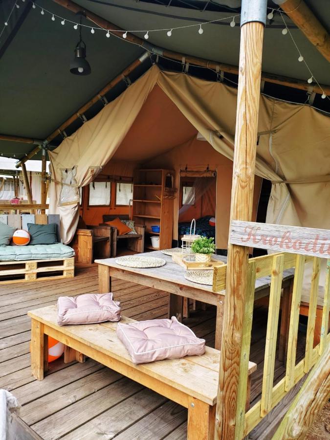 Vakantiepark De Bergen Wanroij - Safaritent エクステリア 写真
